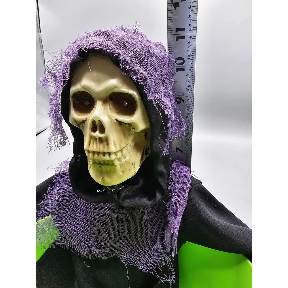 Animated Motion Activated Talking Eye Light Skeleton Trick or‎ Treat Candy Bowl